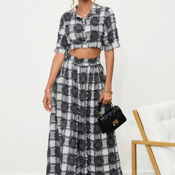 Black and White Casual Womens Plaid Print Button Front Crop Blouse & Skirt - Picture 2 of 4